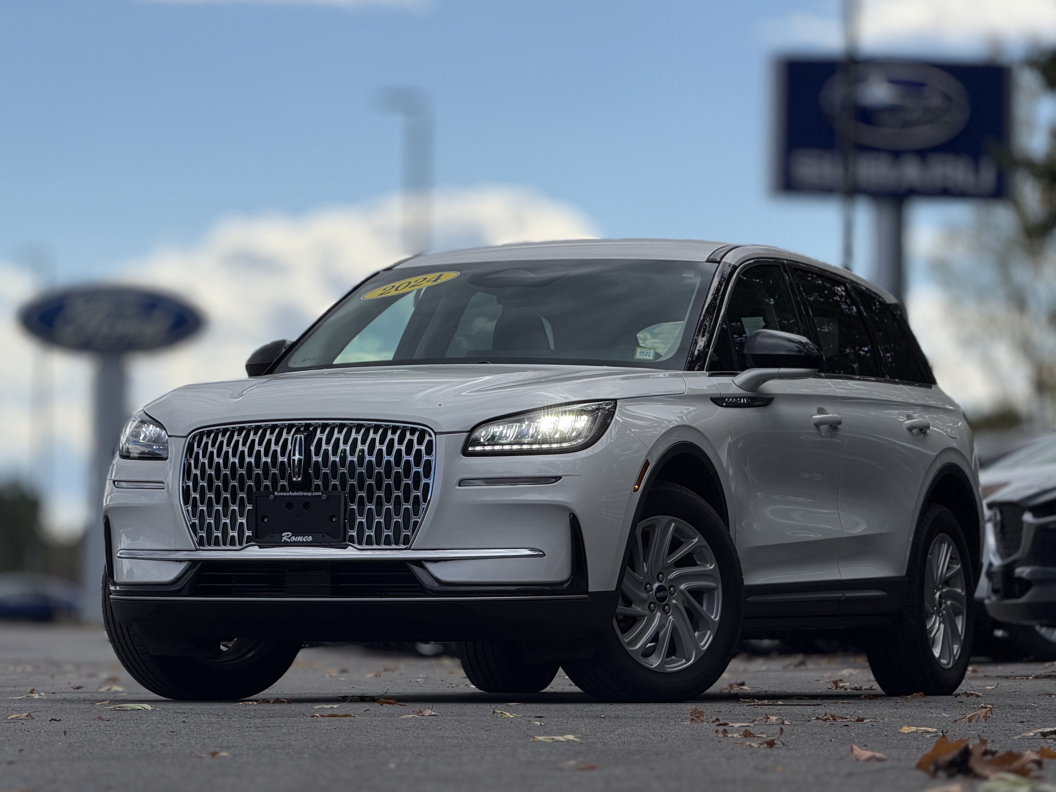White Metallic 2024 Lincoln Corsair SUV / Crossover All-Wheel Drive 8-Speed Automatic