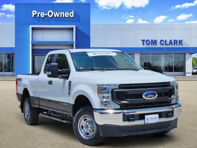 Oxford White 2022 Ford F-250 Super Duty Pickup Truck Four-Wheel Drive Automatic