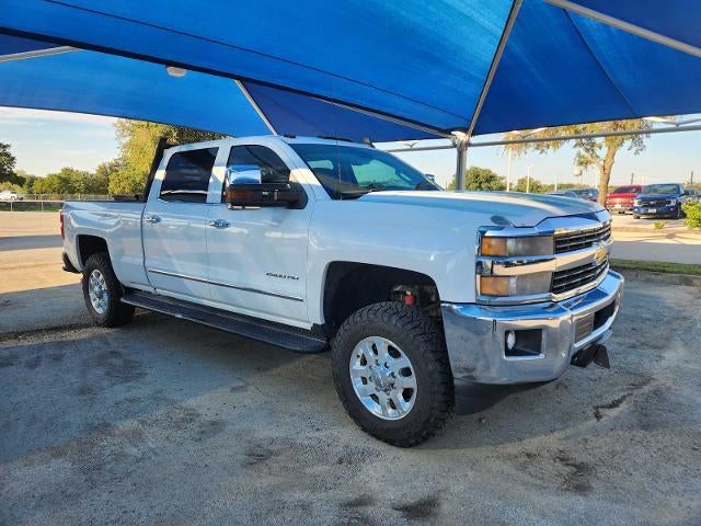 Summit White 2015 Chevrolet Silverado 2500HD Pickup Truck Four-Wheel Drive Automatic