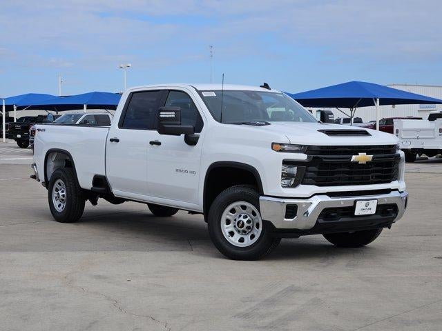 Summit White 2026 Chevrolet Silverado 2500HD Pickup Truck Four-Wheel Drive Automatic