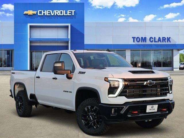 Summit White 2026 Chevrolet Silverado 2500HD Pickup Truck Four-Wheel Drive Automatic