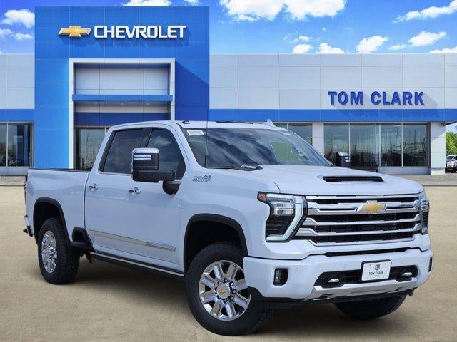 Polar White Tricoat 2026 Chevrolet Silverado 2500HD Pickup Truck Four-Wheel Drive Automatic
