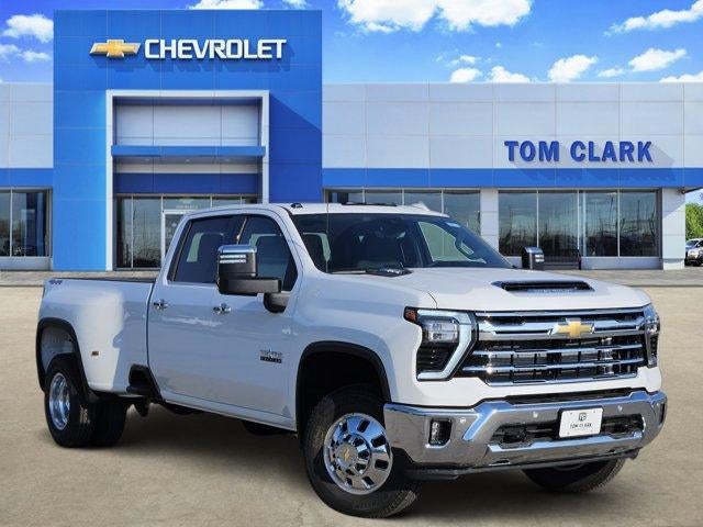 Summit White 2026 Chevrolet Silverado 3500HD Pickup Truck Four-Wheel Drive Automatic