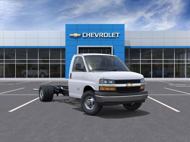 2025 Chevrolet Express Chassis 3500 Cutaway 139