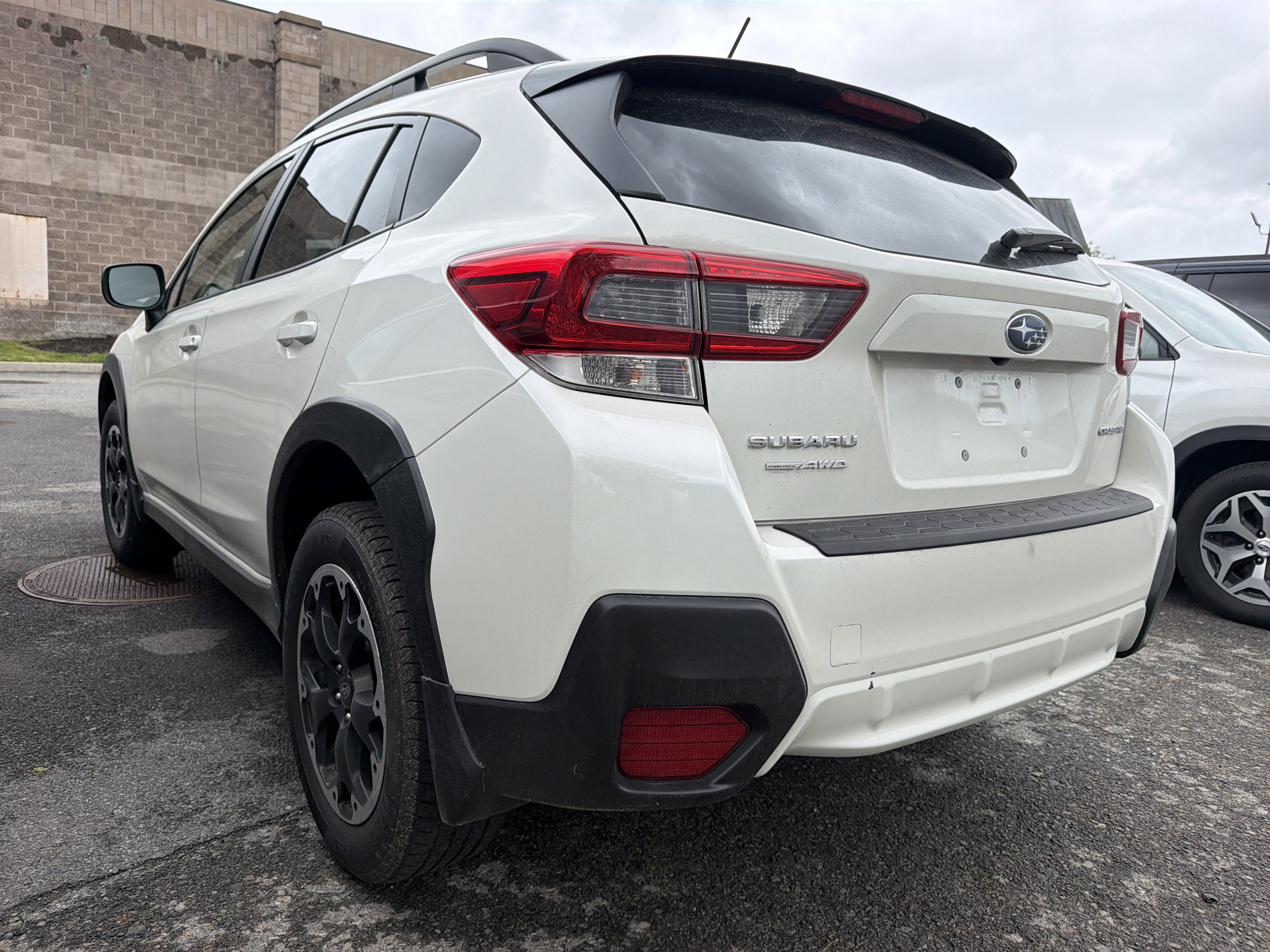 View vehicle photo 2