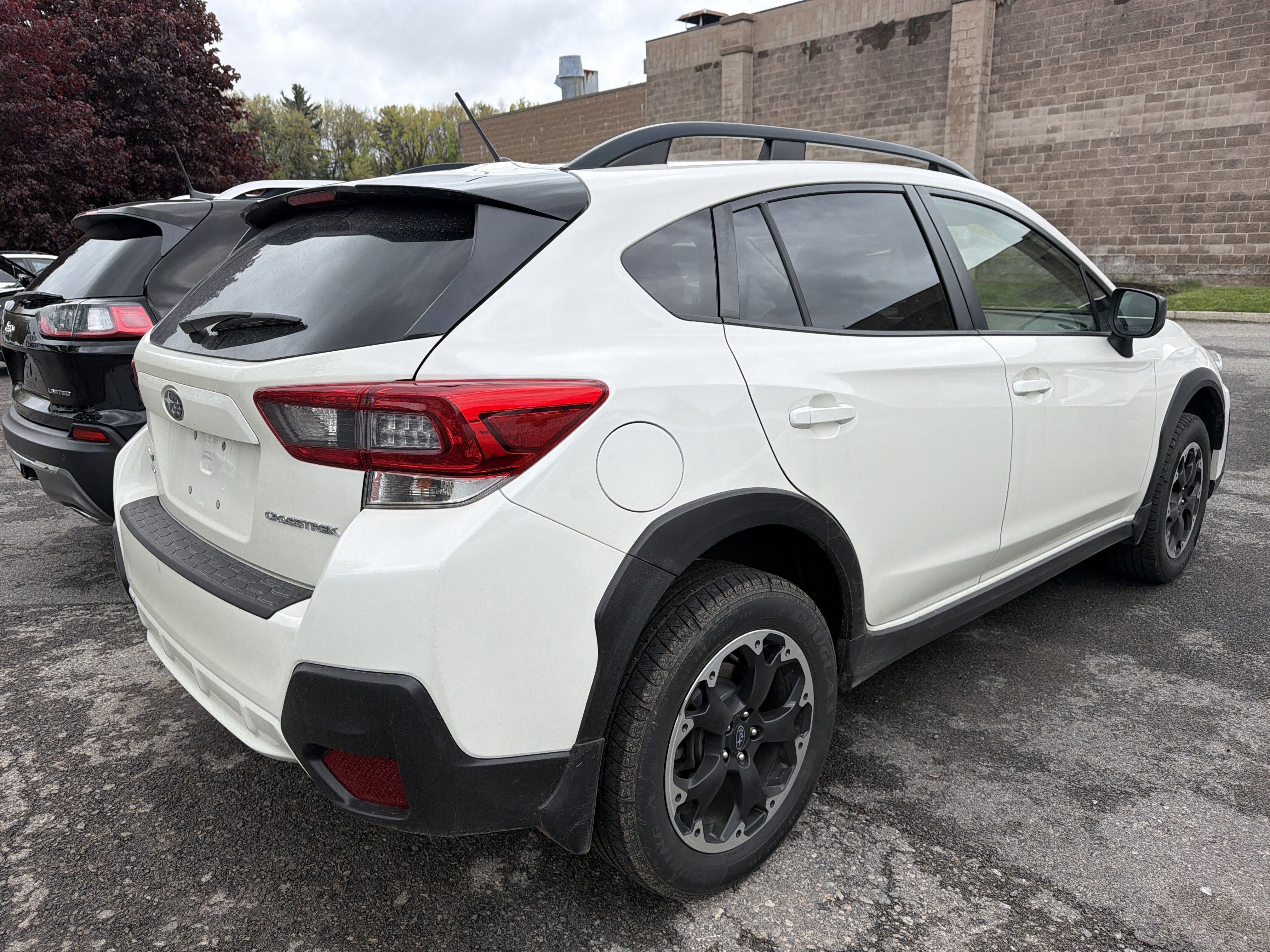 View vehicle photo 3