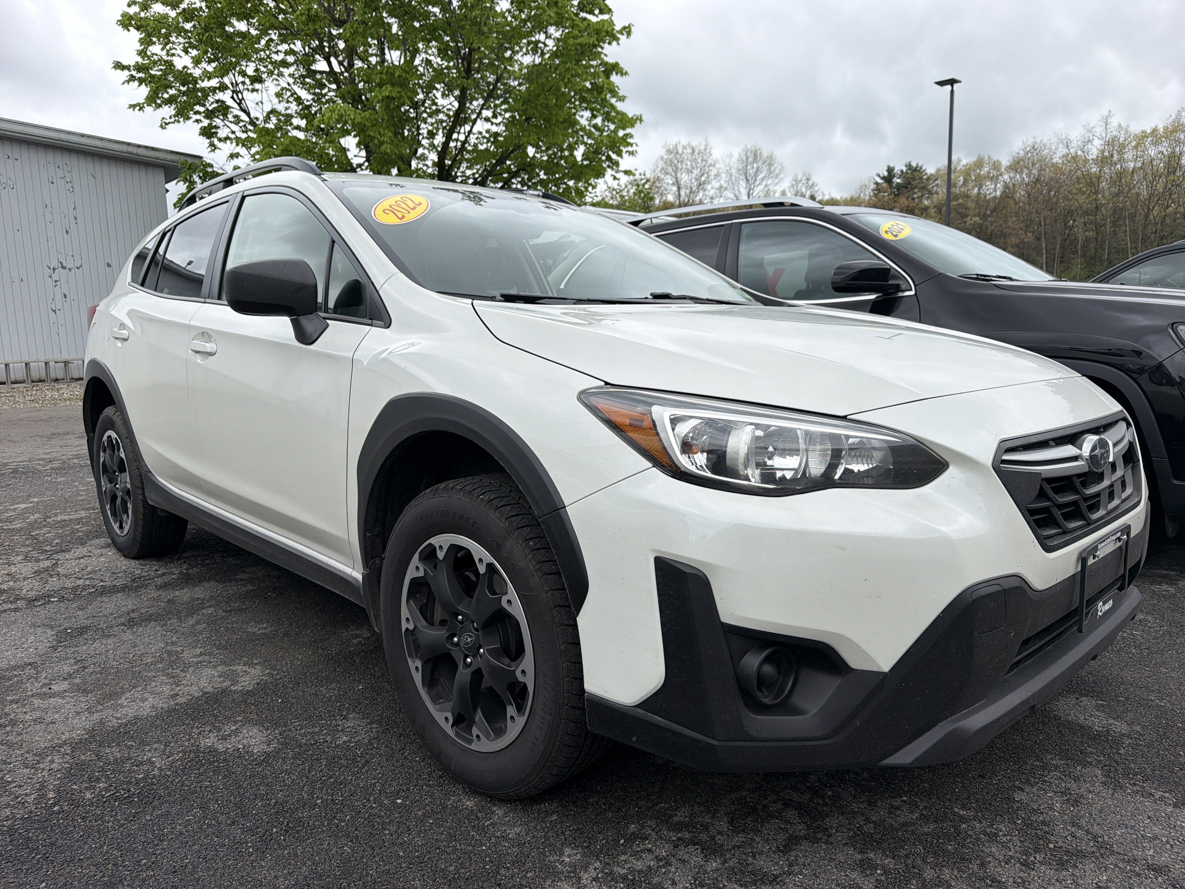 View vehicle photo 4