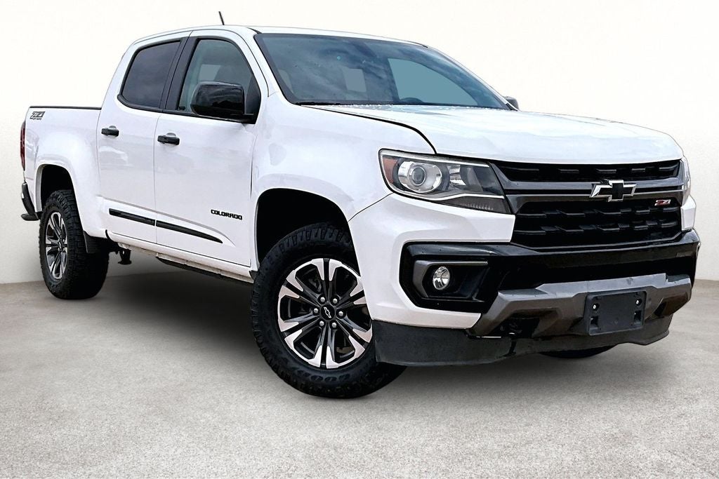 Summit White 2022 Chevrolet Colorado Pickup Truck Four-Wheel Drive 8-Speed Automatic