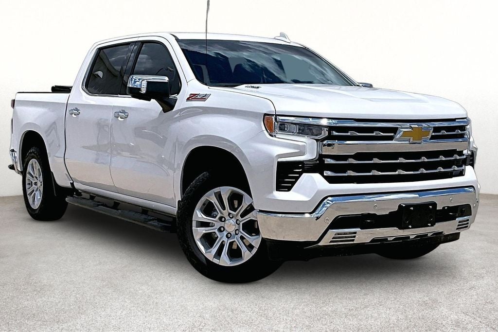 White (Iridescent Pearl Tricoat) 2023 Chevrolet Silverado 1500 Pickup Truck Four-Wheel Drive Automatic