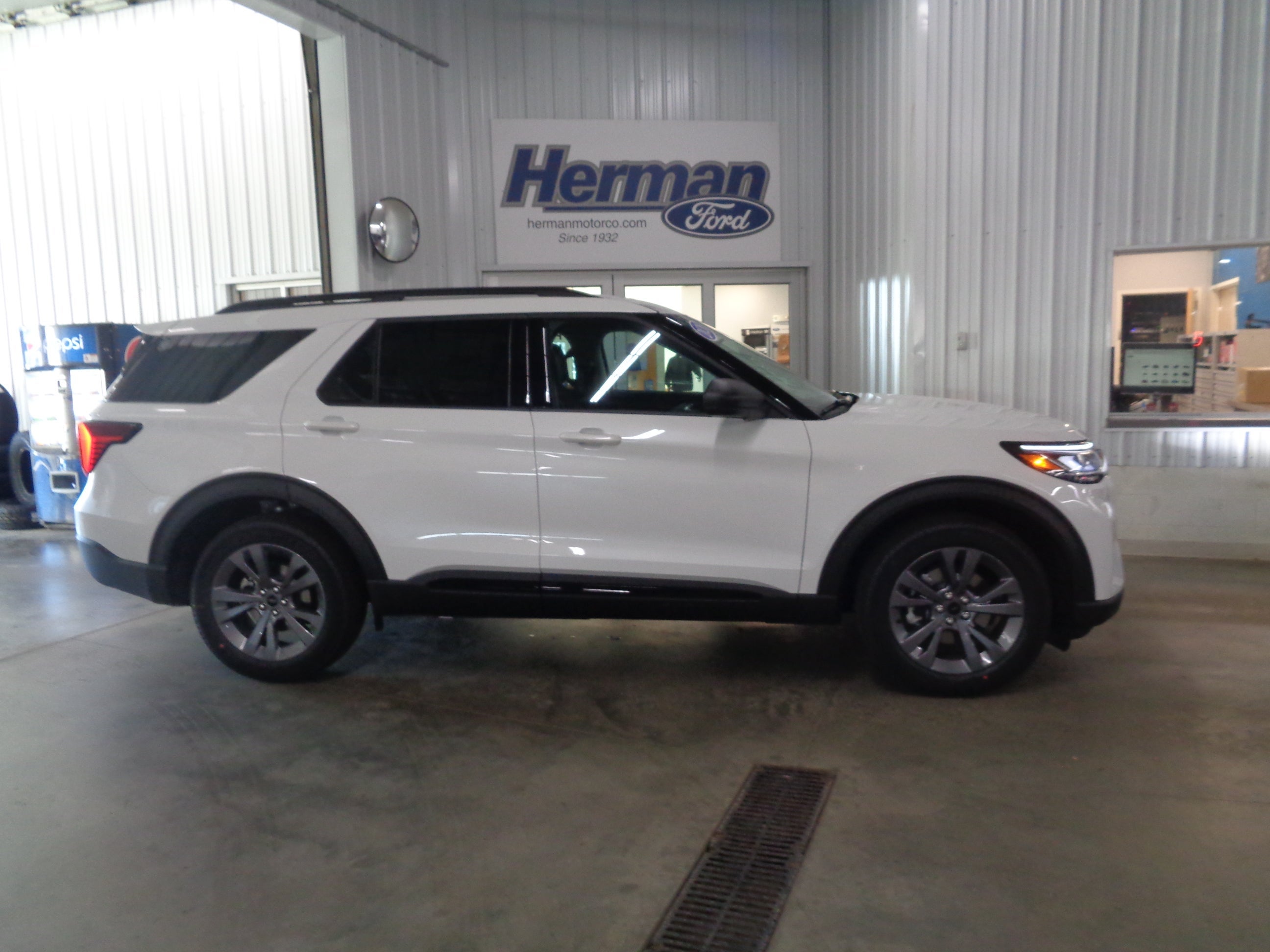 2026 Ford Explorer Active AWD