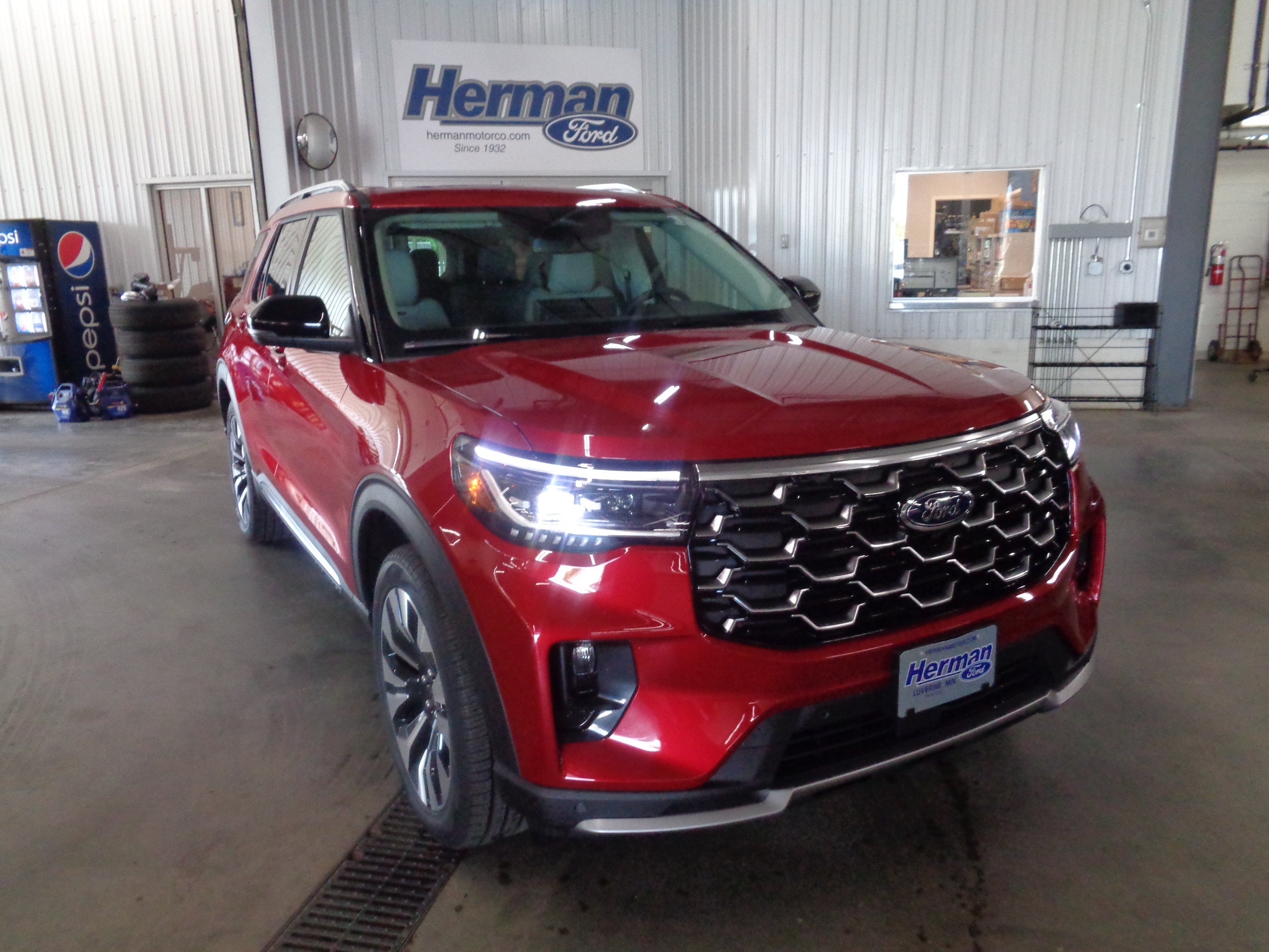 Rapid Red Metallic Tinted Clearcoat 2026 Ford Explorer Platinum AWD SUV / Crossover All-Wheel Drive Automatic
