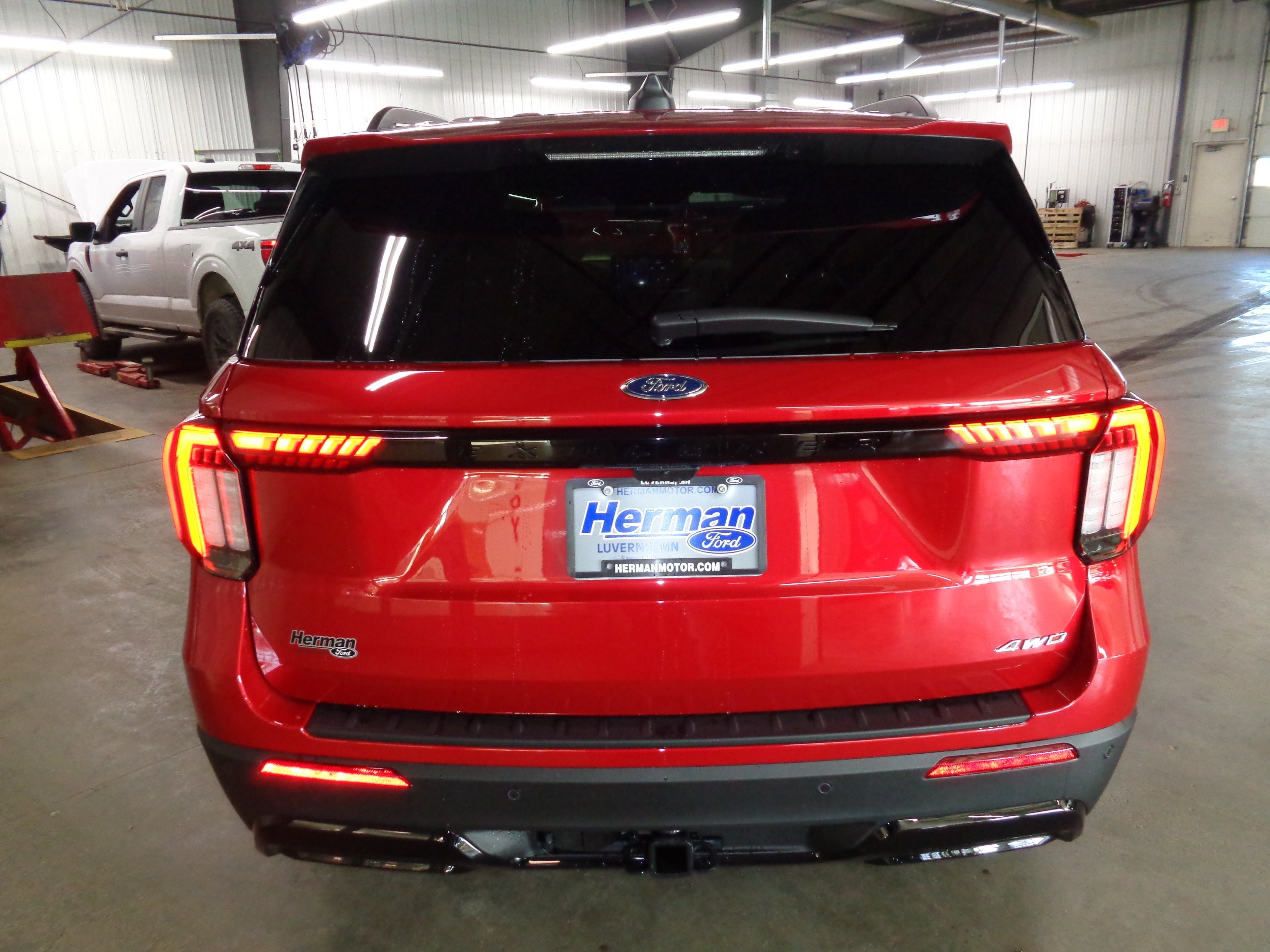 View vehicle photo 3