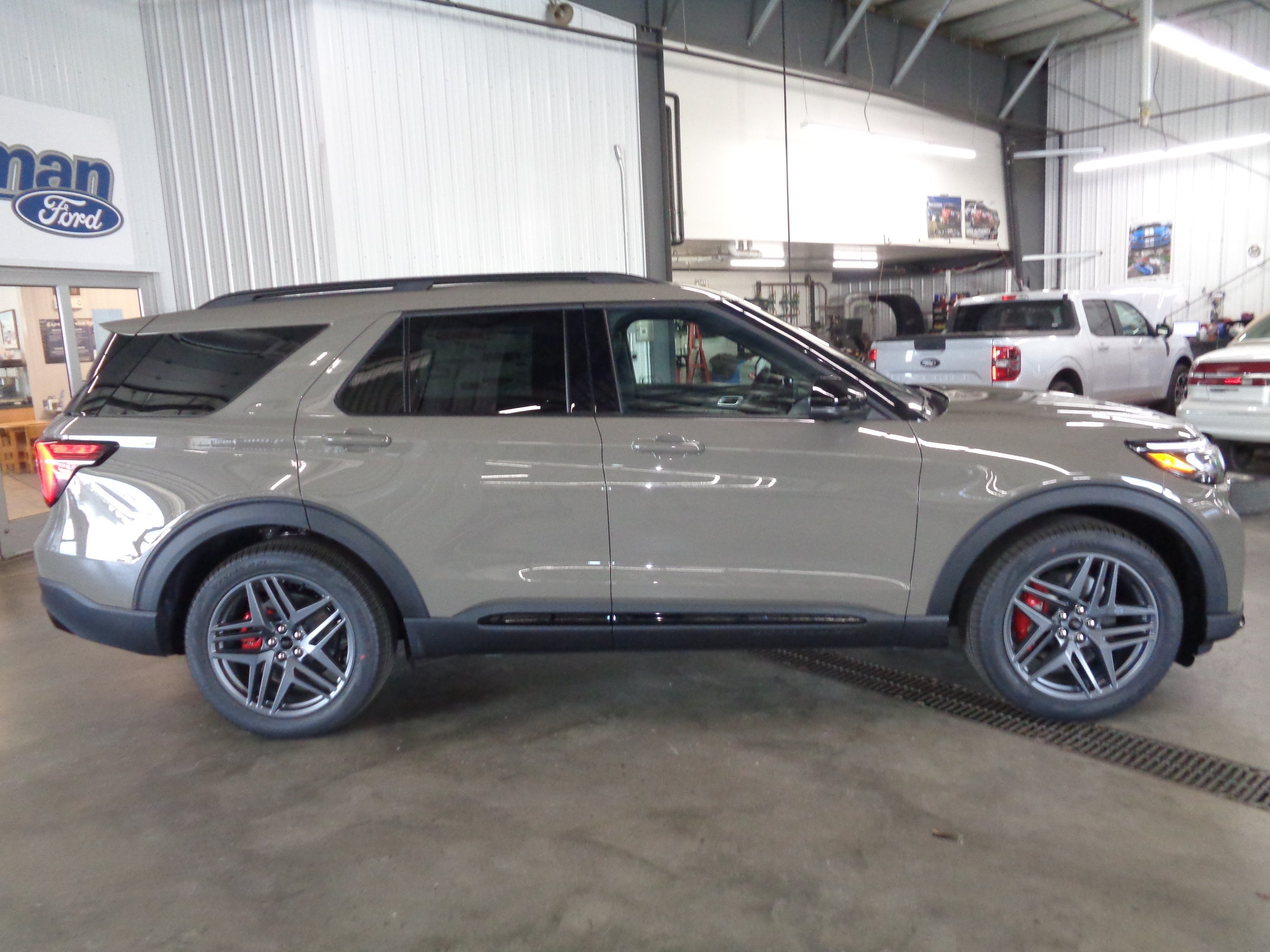 View vehicle photo 2
