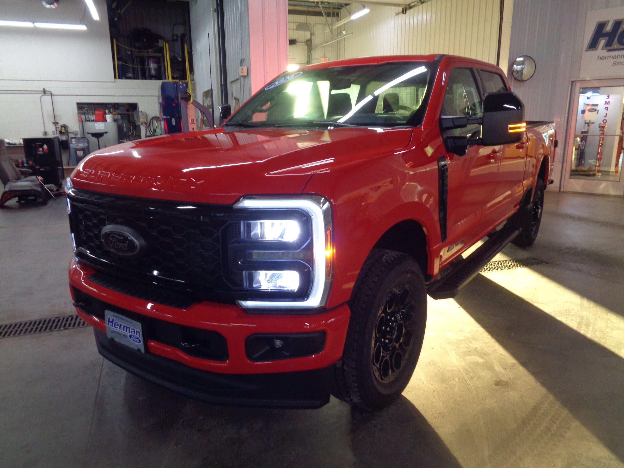 View vehicle photo 6