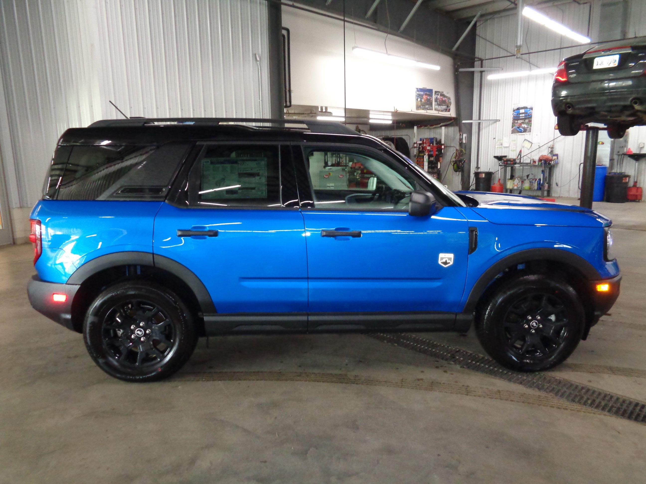 View vehicle photo 2