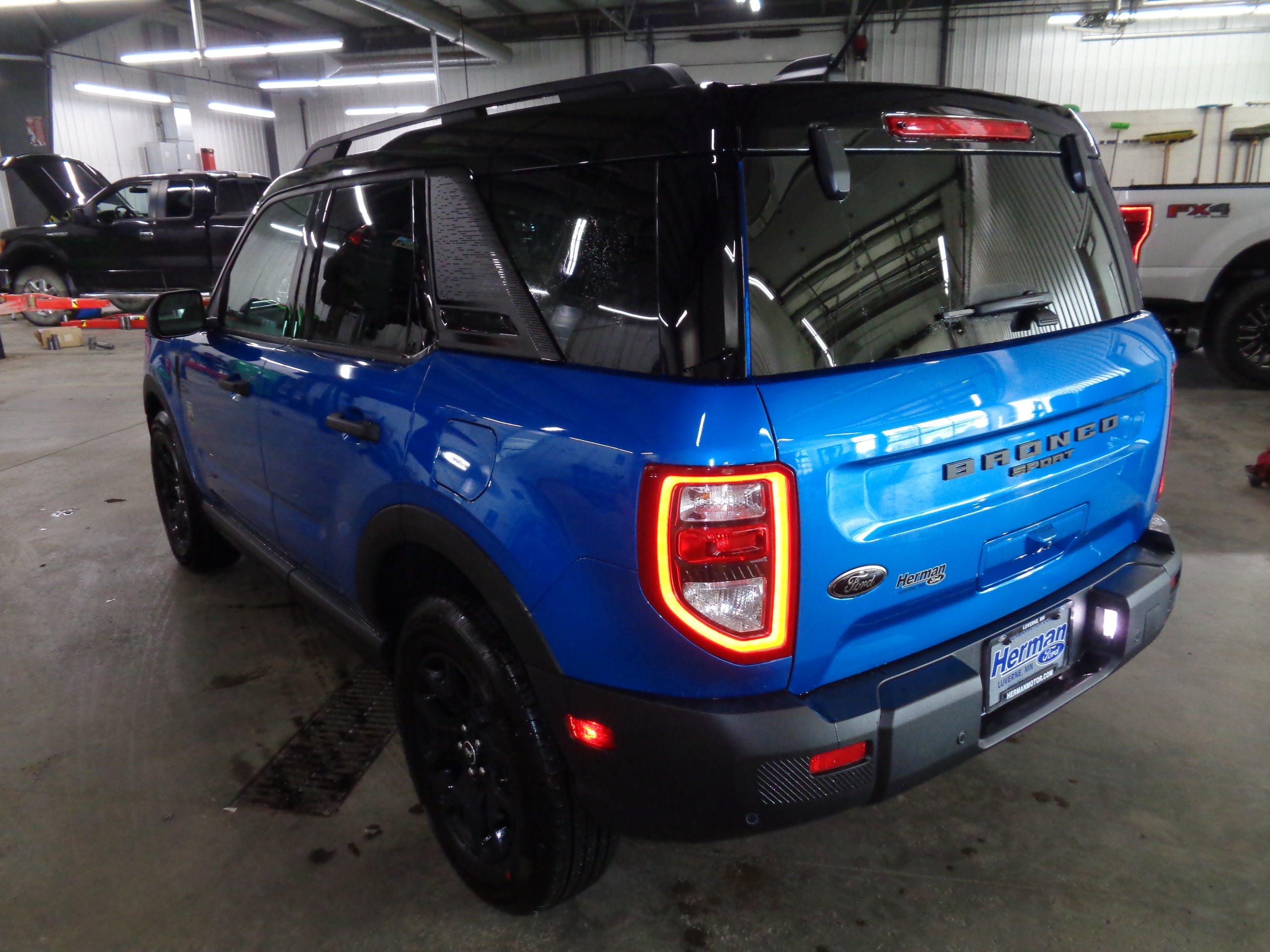 View vehicle photo 4