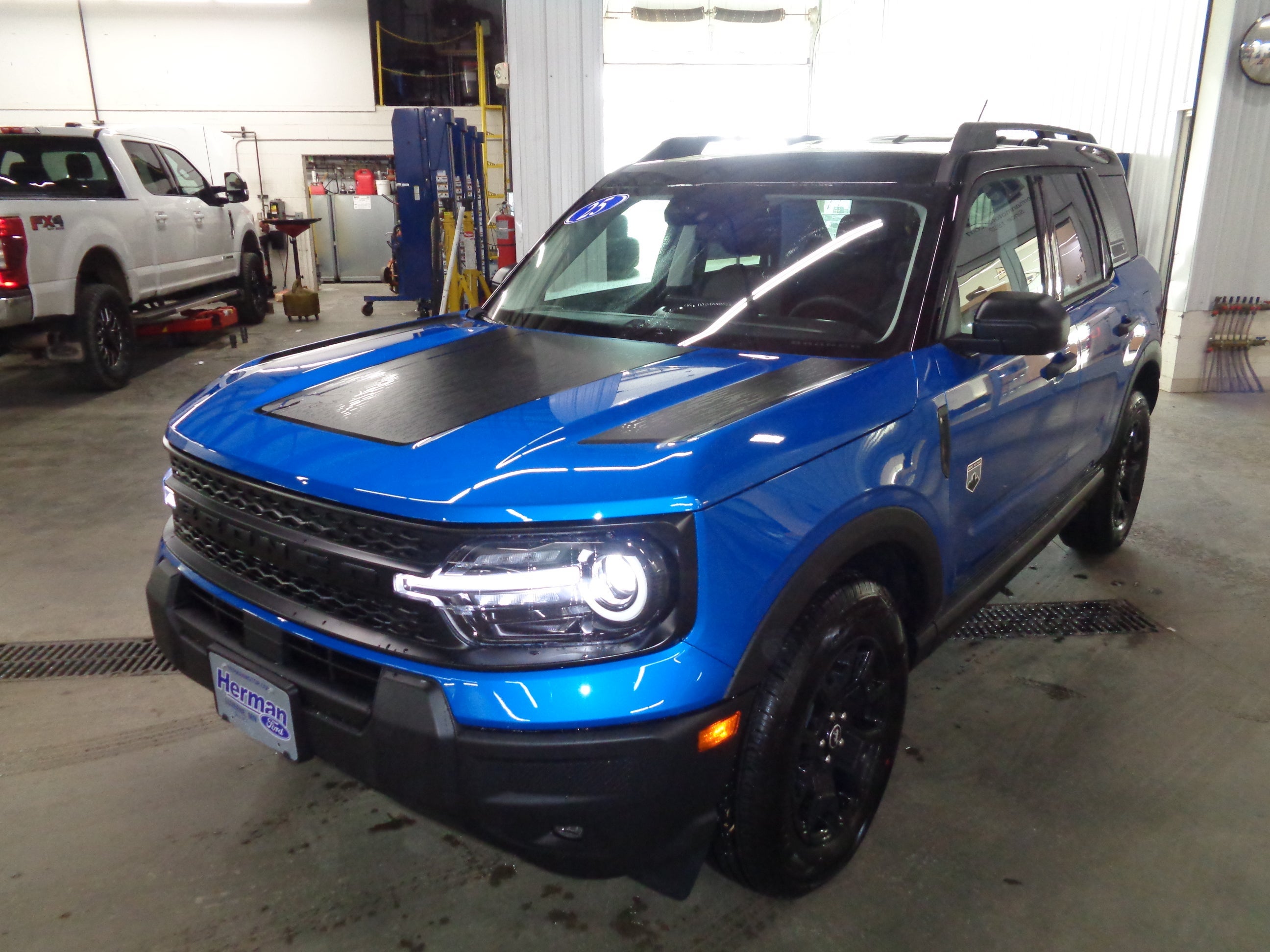 View vehicle photo 6