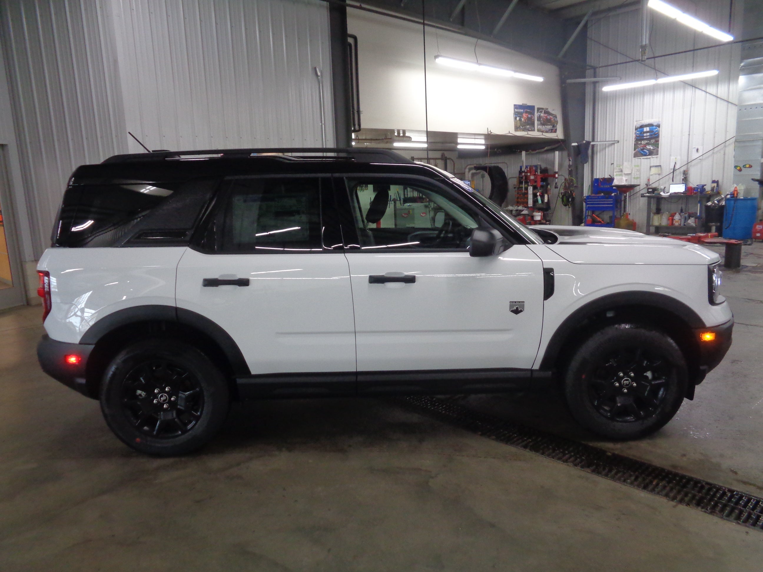 View vehicle photo 2