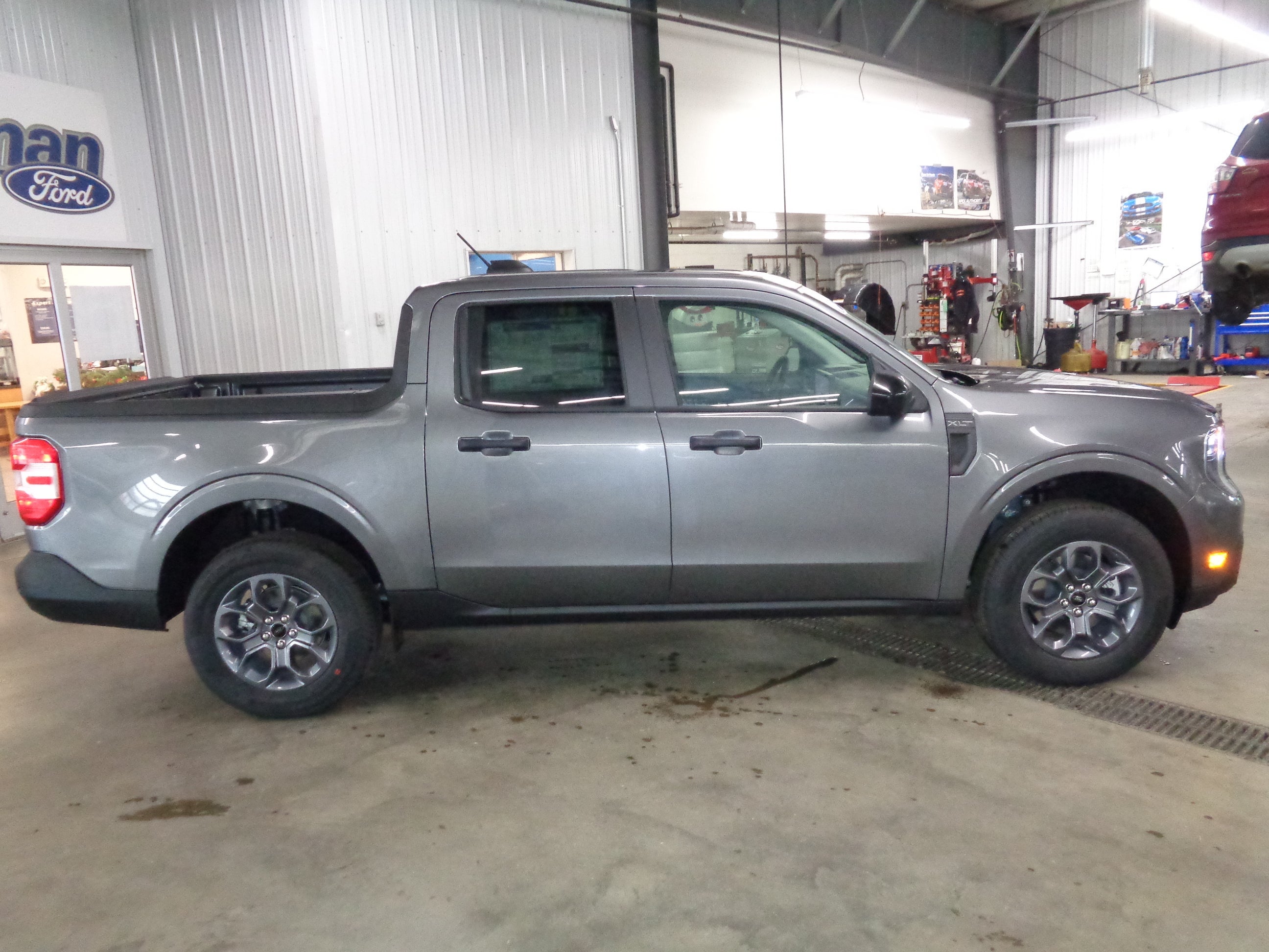 View vehicle photo 2