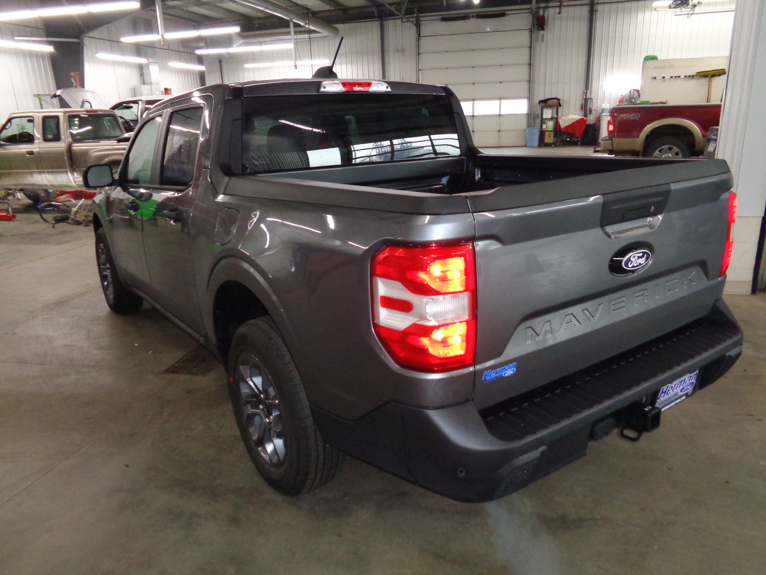 View vehicle photo 4