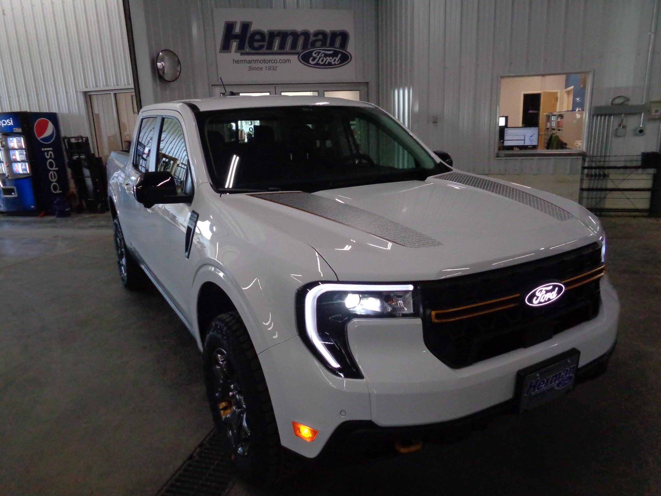 Oxford White 2026 Ford Maverick Pickup Truck All-Wheel Drive 8-Speed Automatic