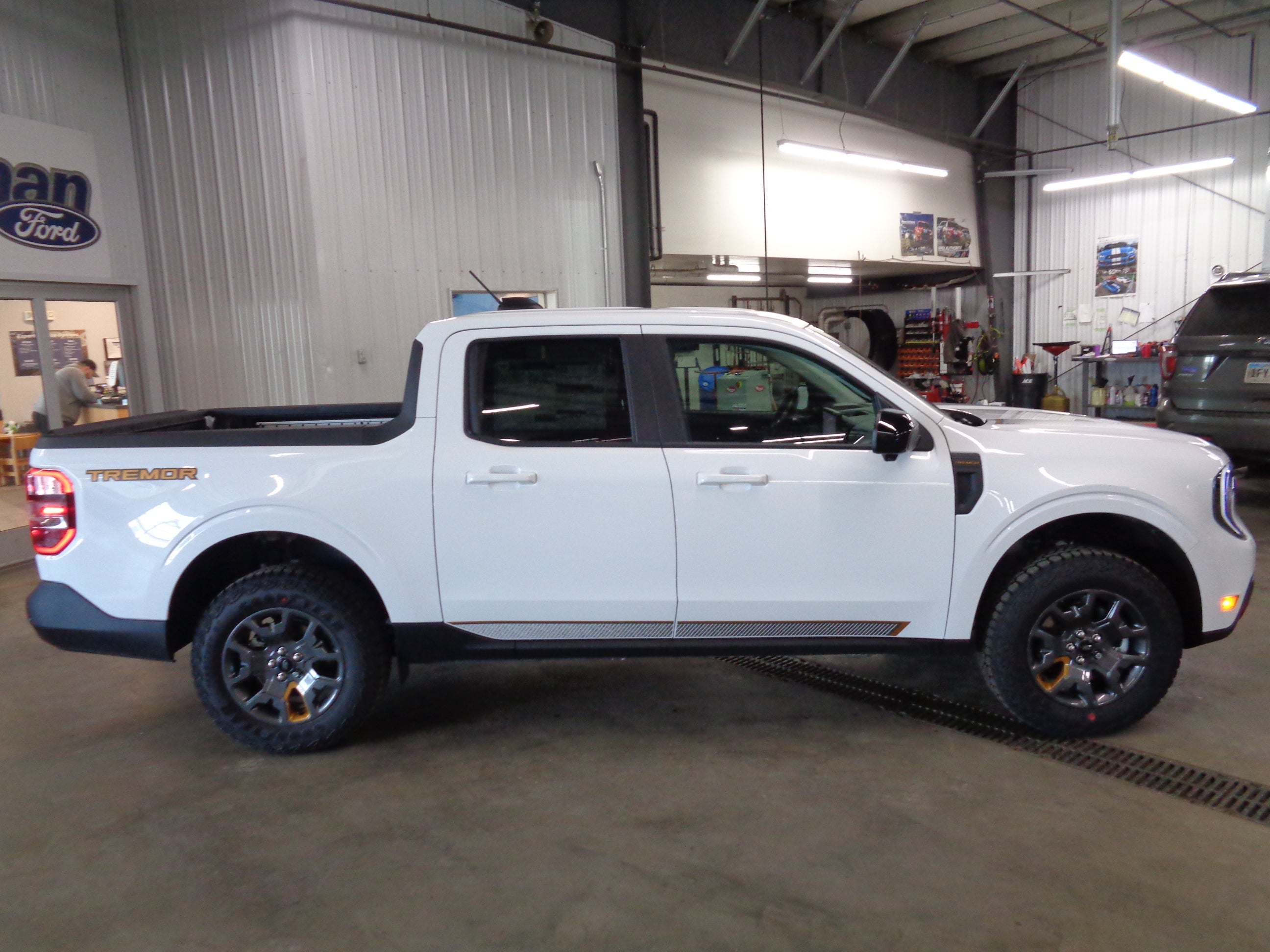 View vehicle photo 2