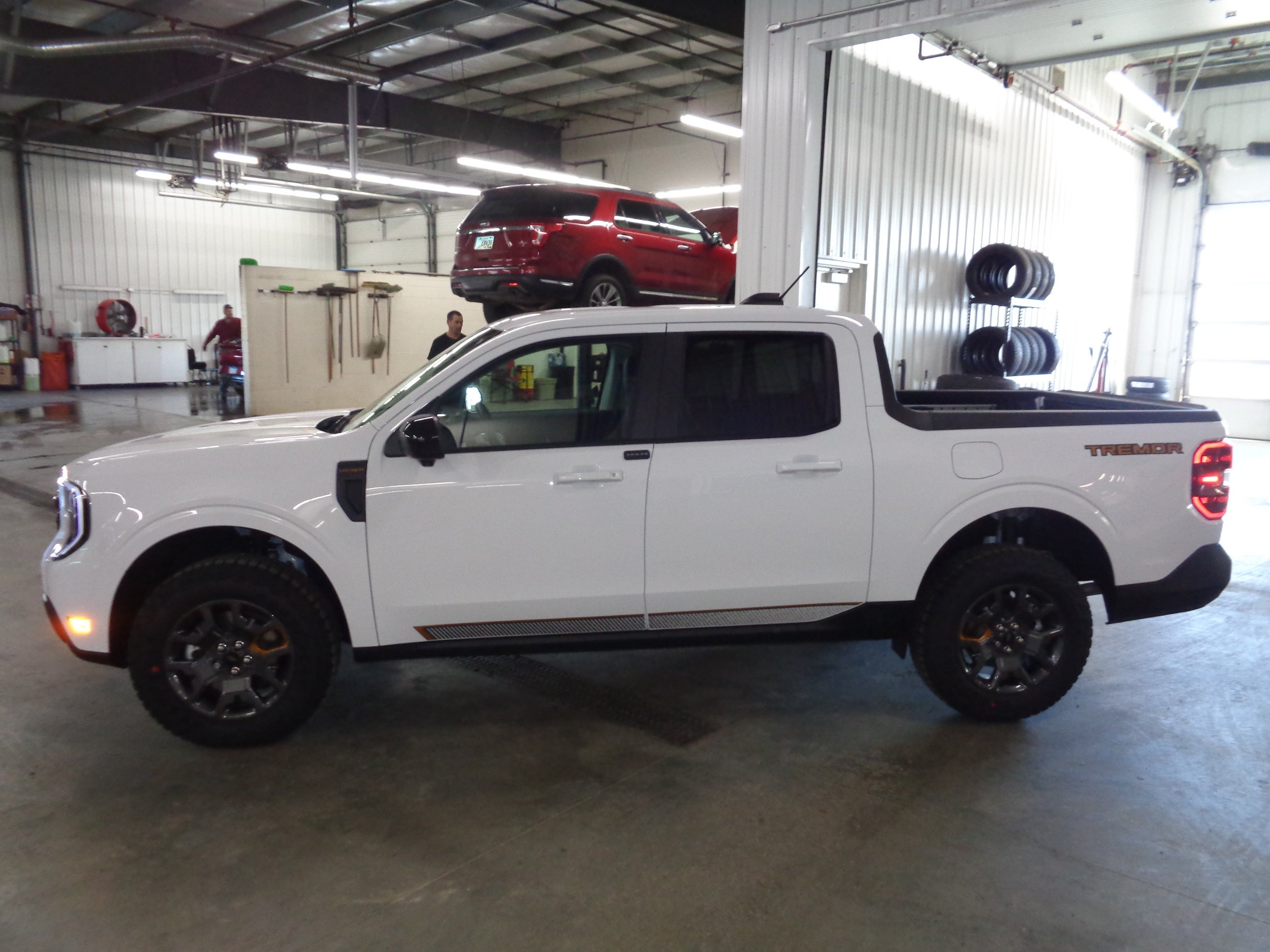 View vehicle photo 5