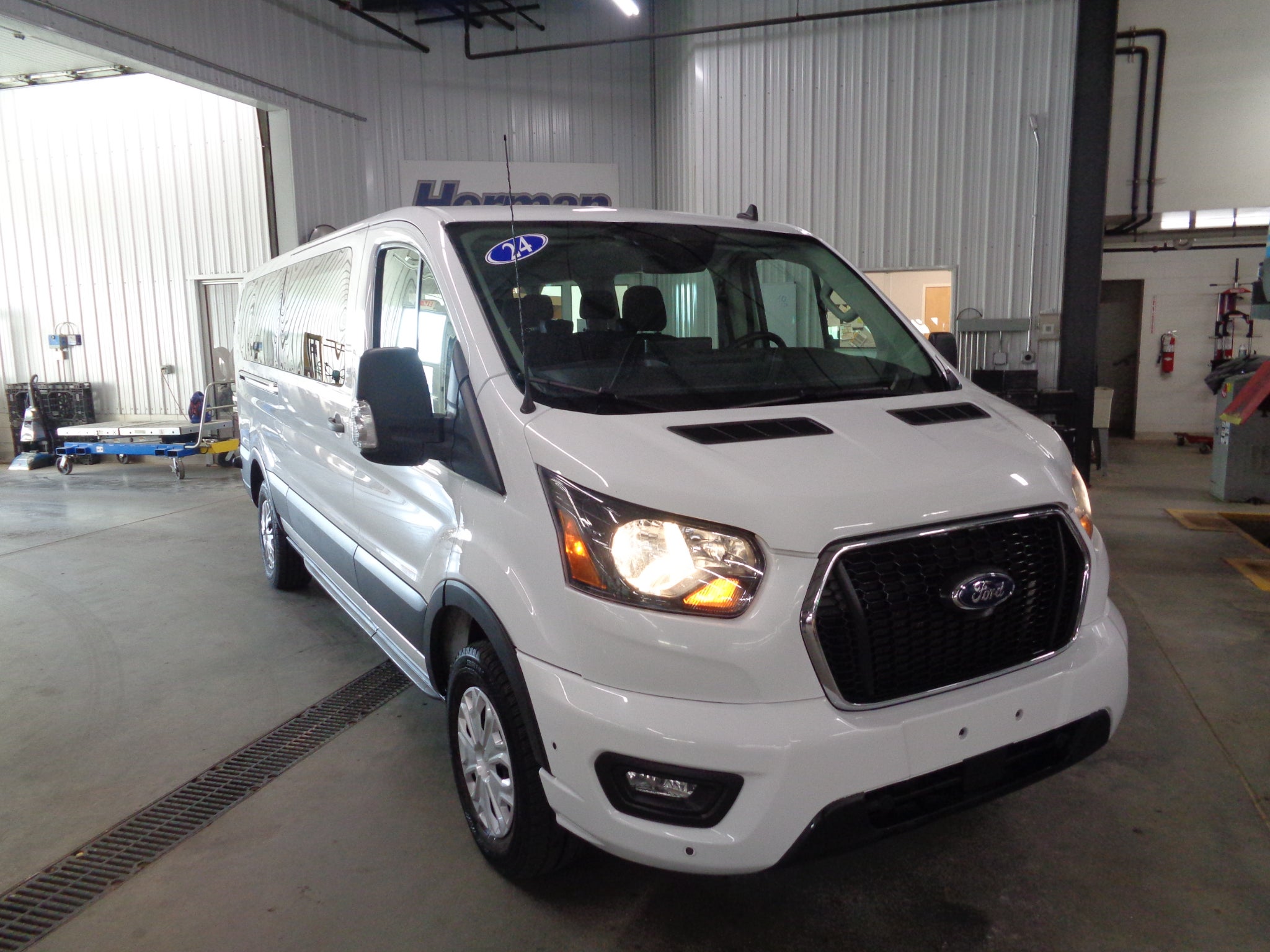 2024 Ford Transit Passenger 350 XLT Low Roof LB RWD
