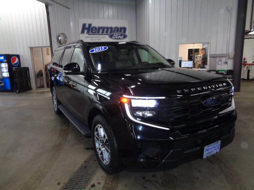 2025 Ford Expedition MAX Active 4WD