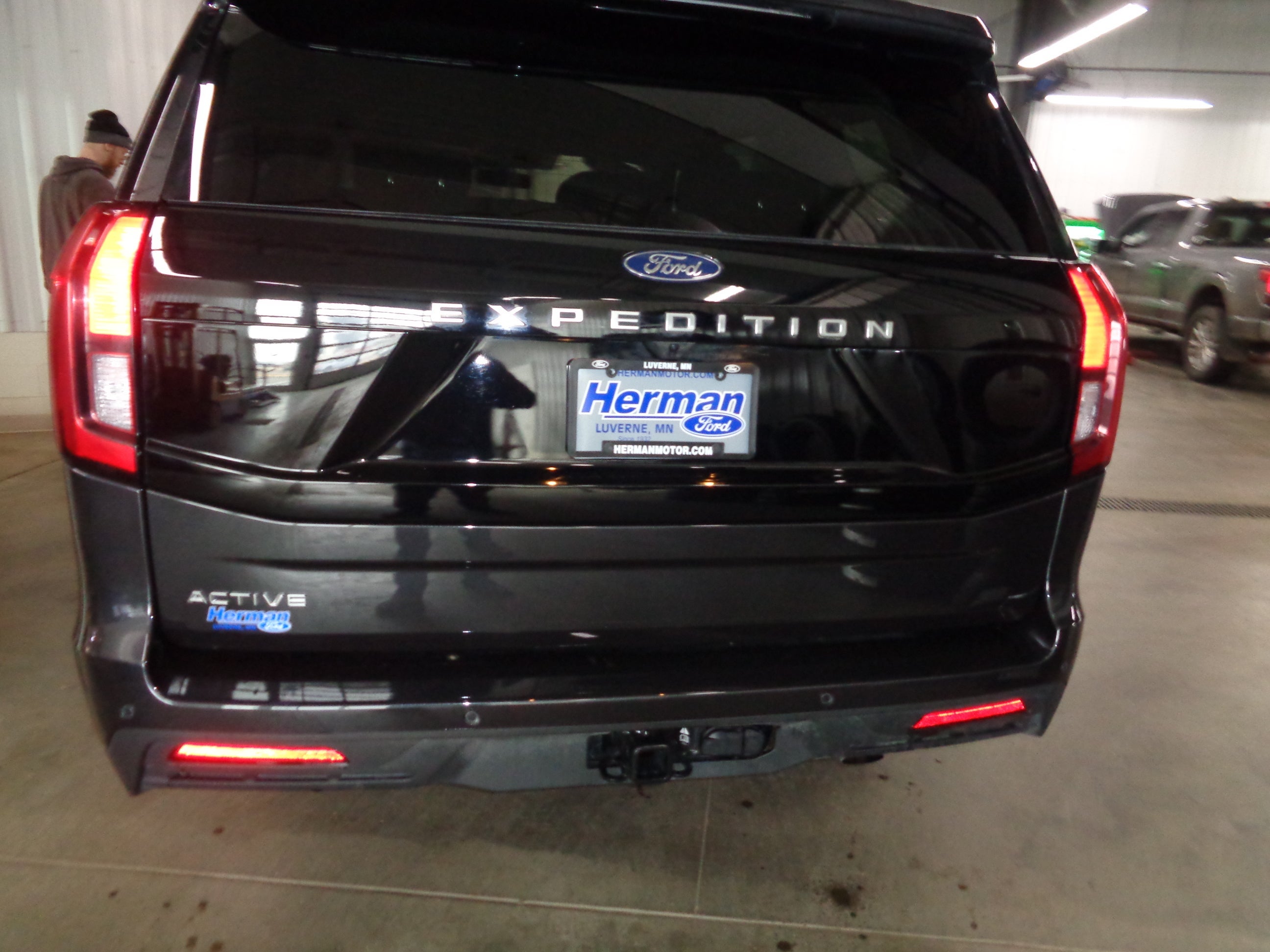 View vehicle photo 4