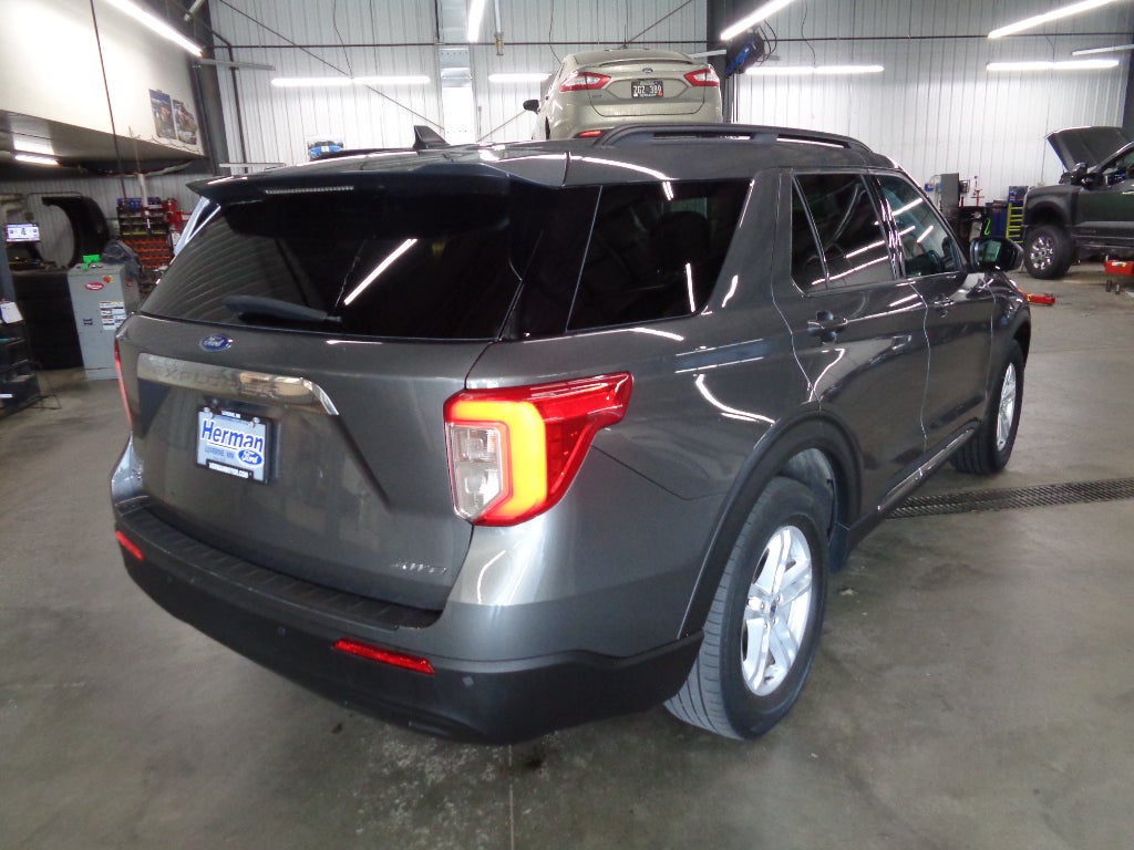 View vehicle photo 3