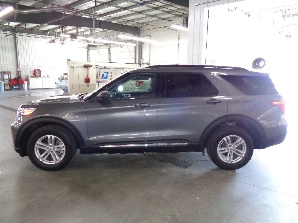 View vehicle photo 5