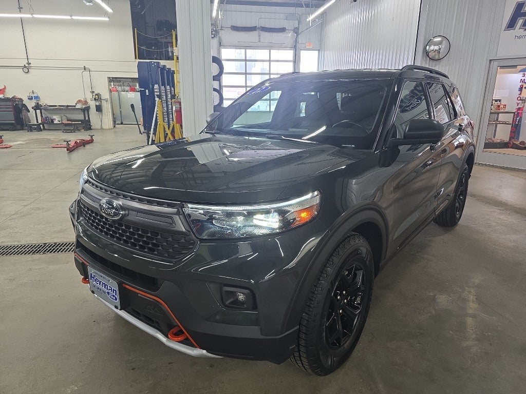 View vehicle photo 6