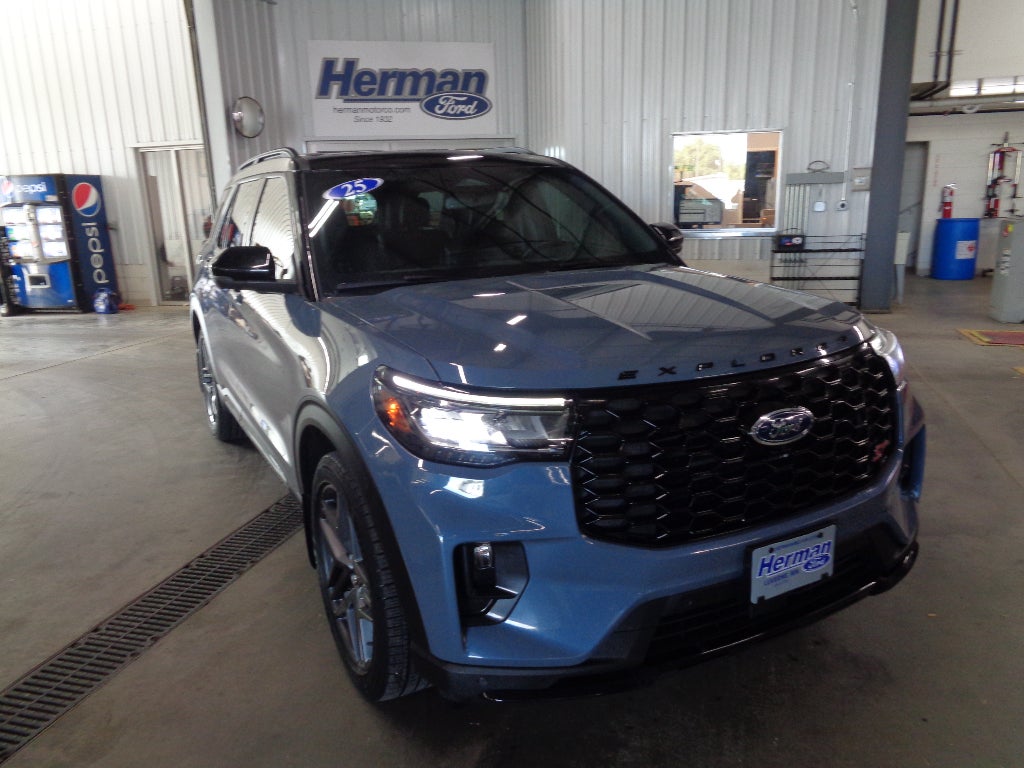  2025 Ford Explorer ST AWD   