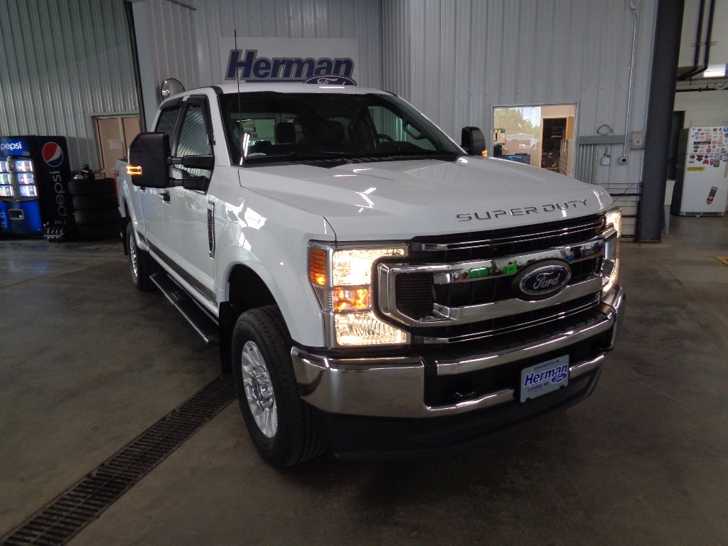  2022 Ford F-250 Super Duty XLT Crew Cab 4WD   