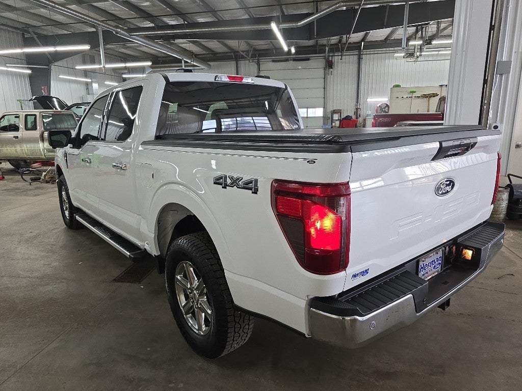 View vehicle photo 4