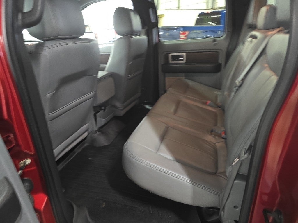 View vehicle photo 7