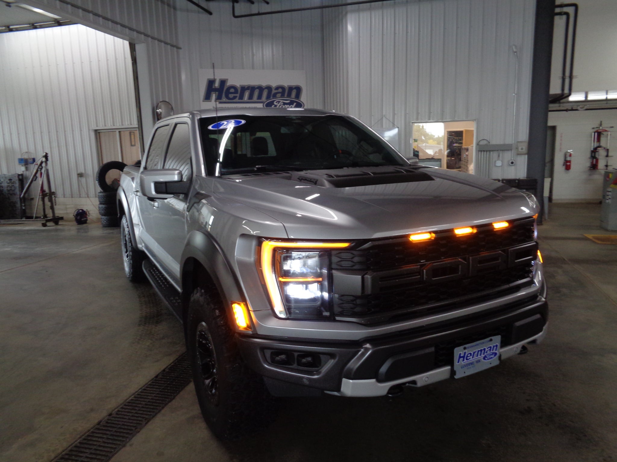 2023 Ford F-150 Raptor SuperCrew 4WD
