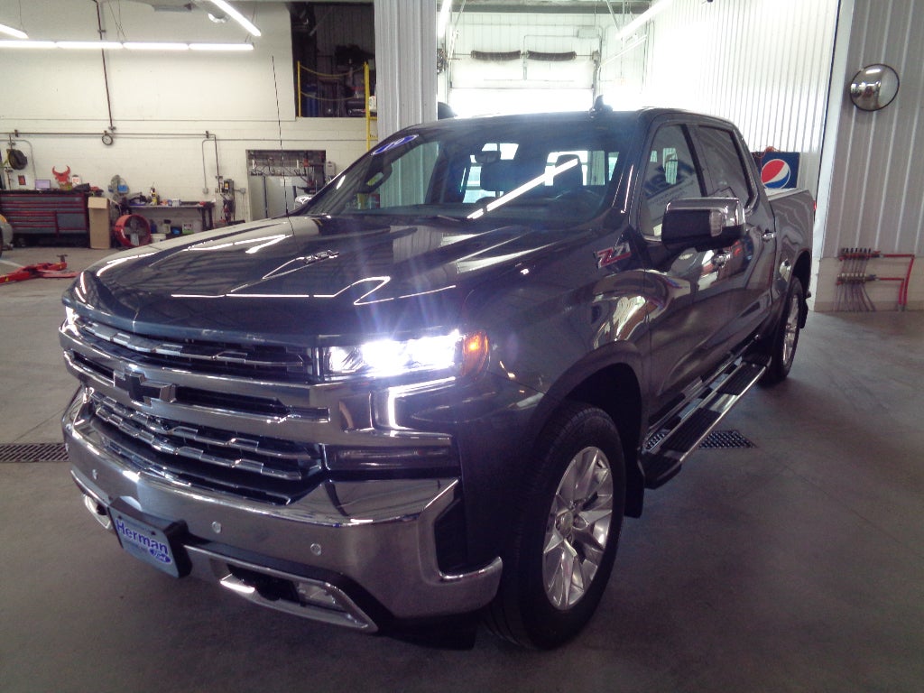 View vehicle photo 6