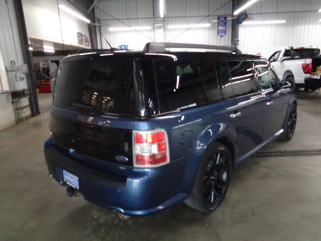 View vehicle photo 3