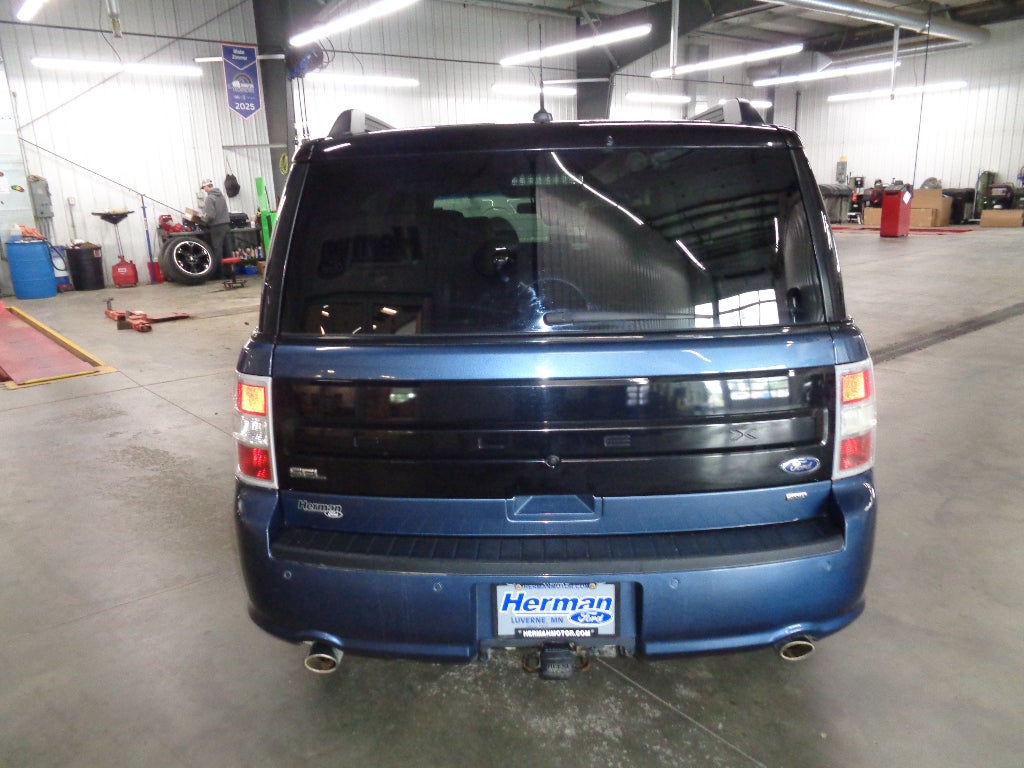 View vehicle photo 4