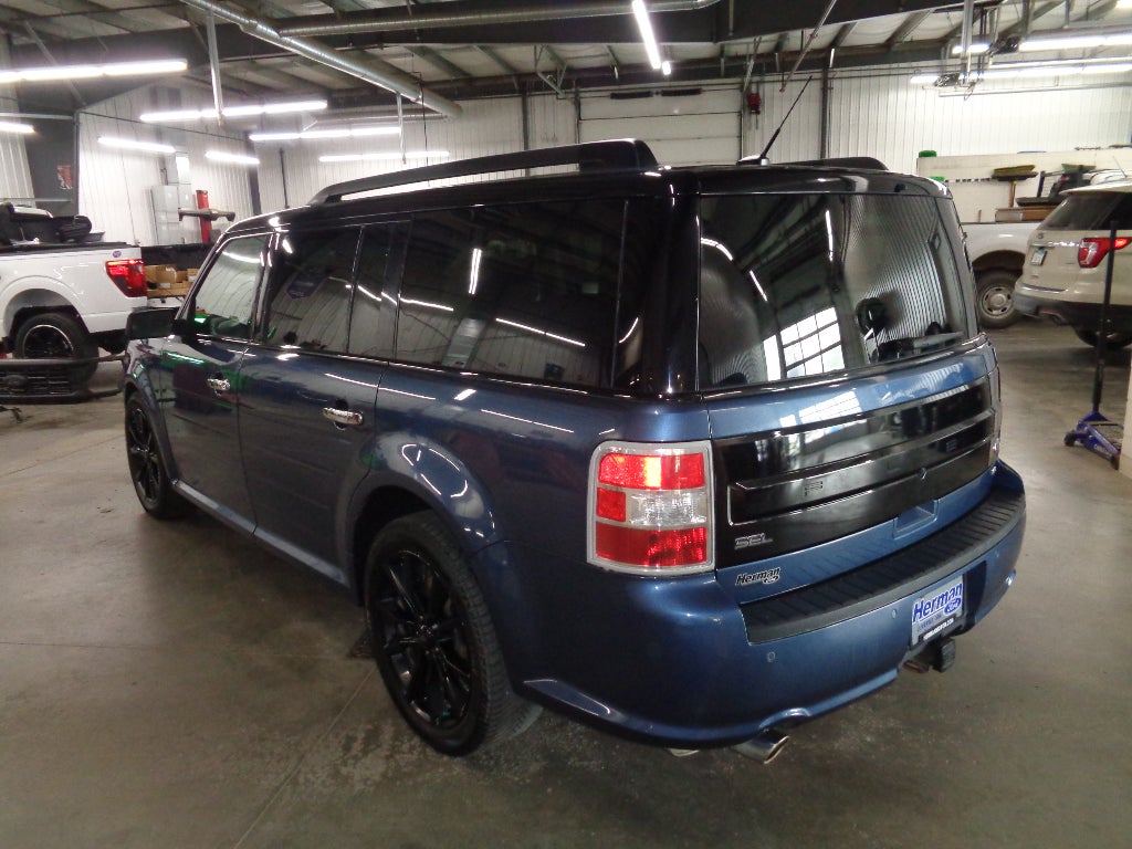 View vehicle photo 5