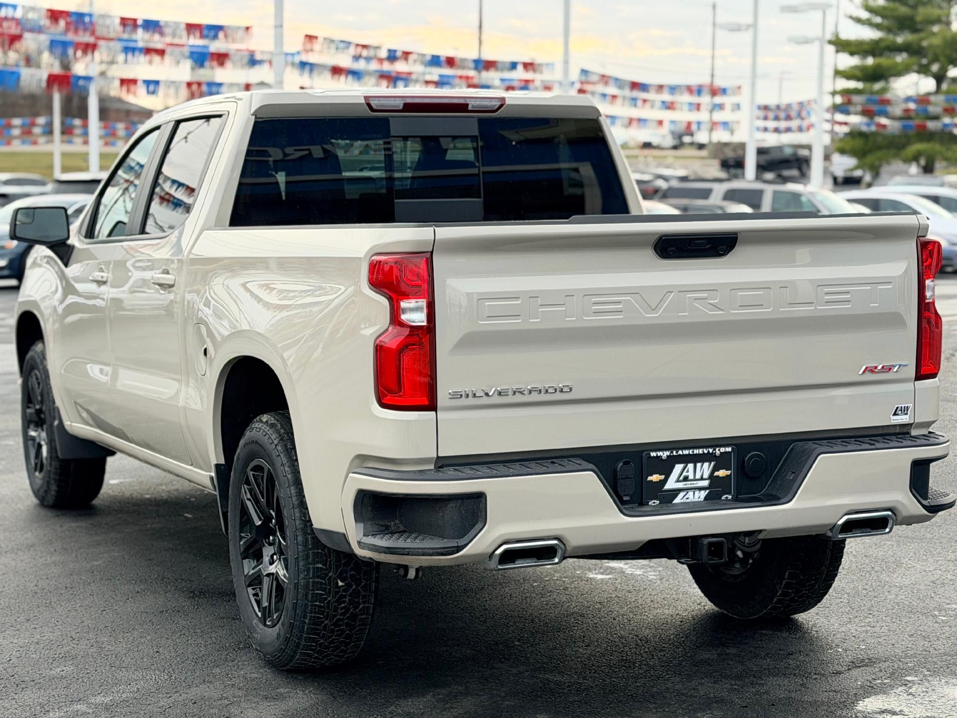 View vehicle photo 6