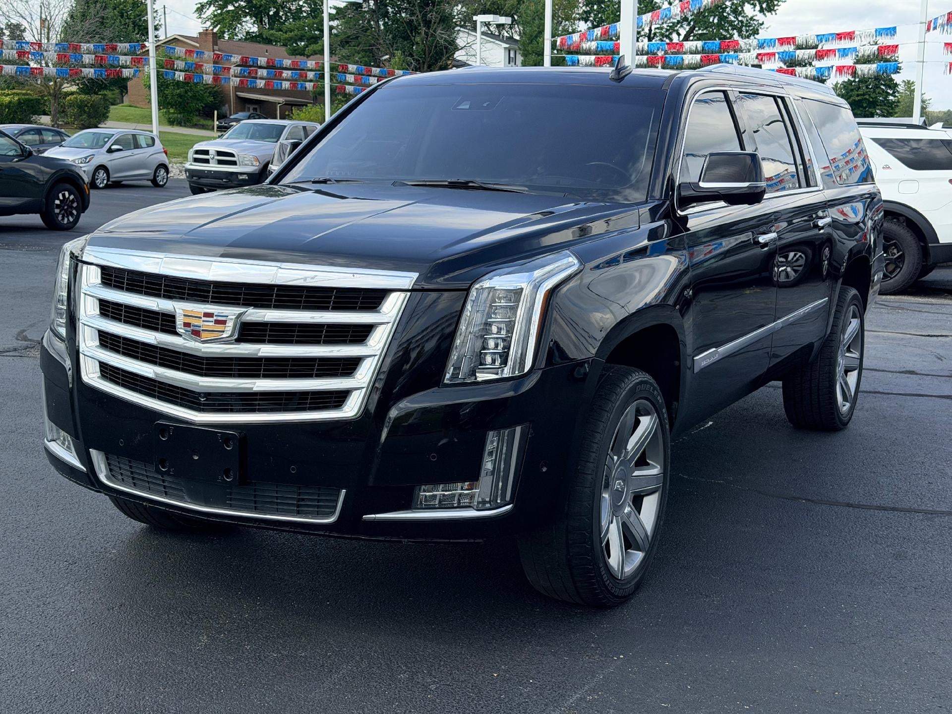  2019 Cadillac Escalade ESV Premium Luxury 4WD   