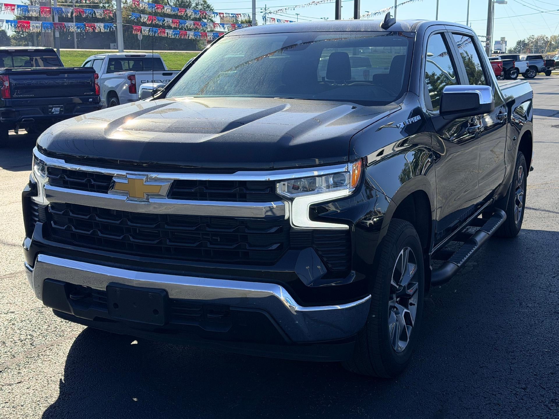 2023 Chevrolet Silverado 1500 LT Crew Cab 4WD