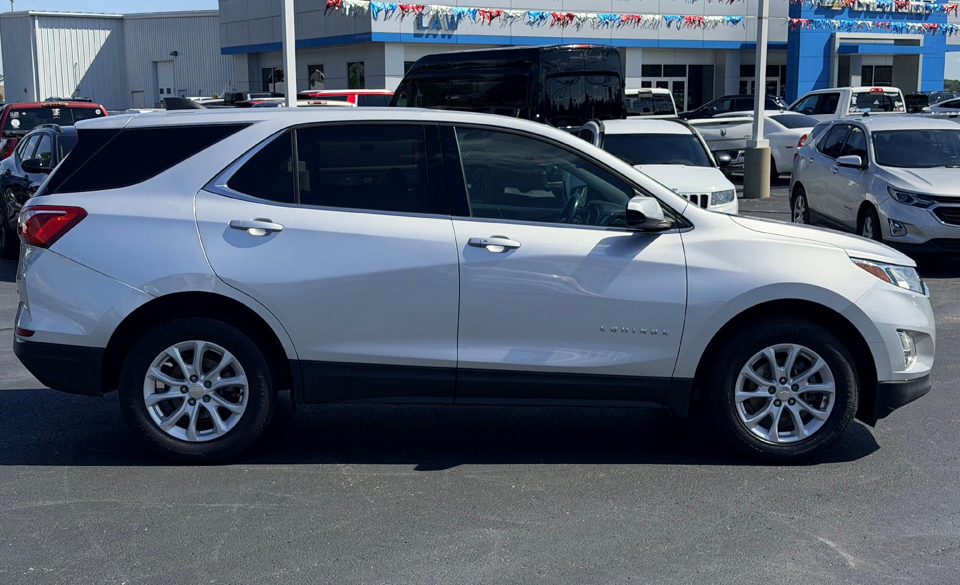 View vehicle photo 4