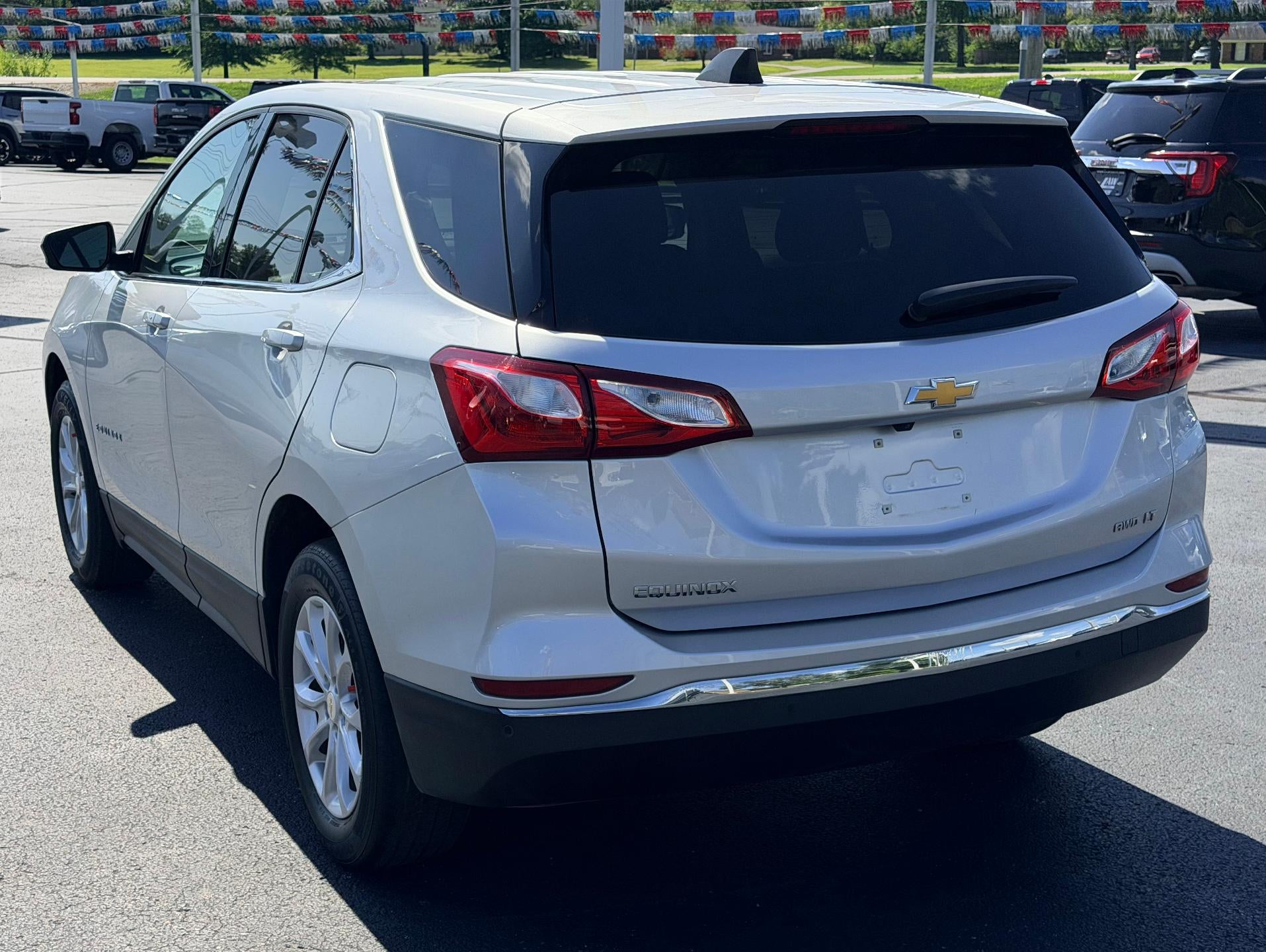 View vehicle photo 7