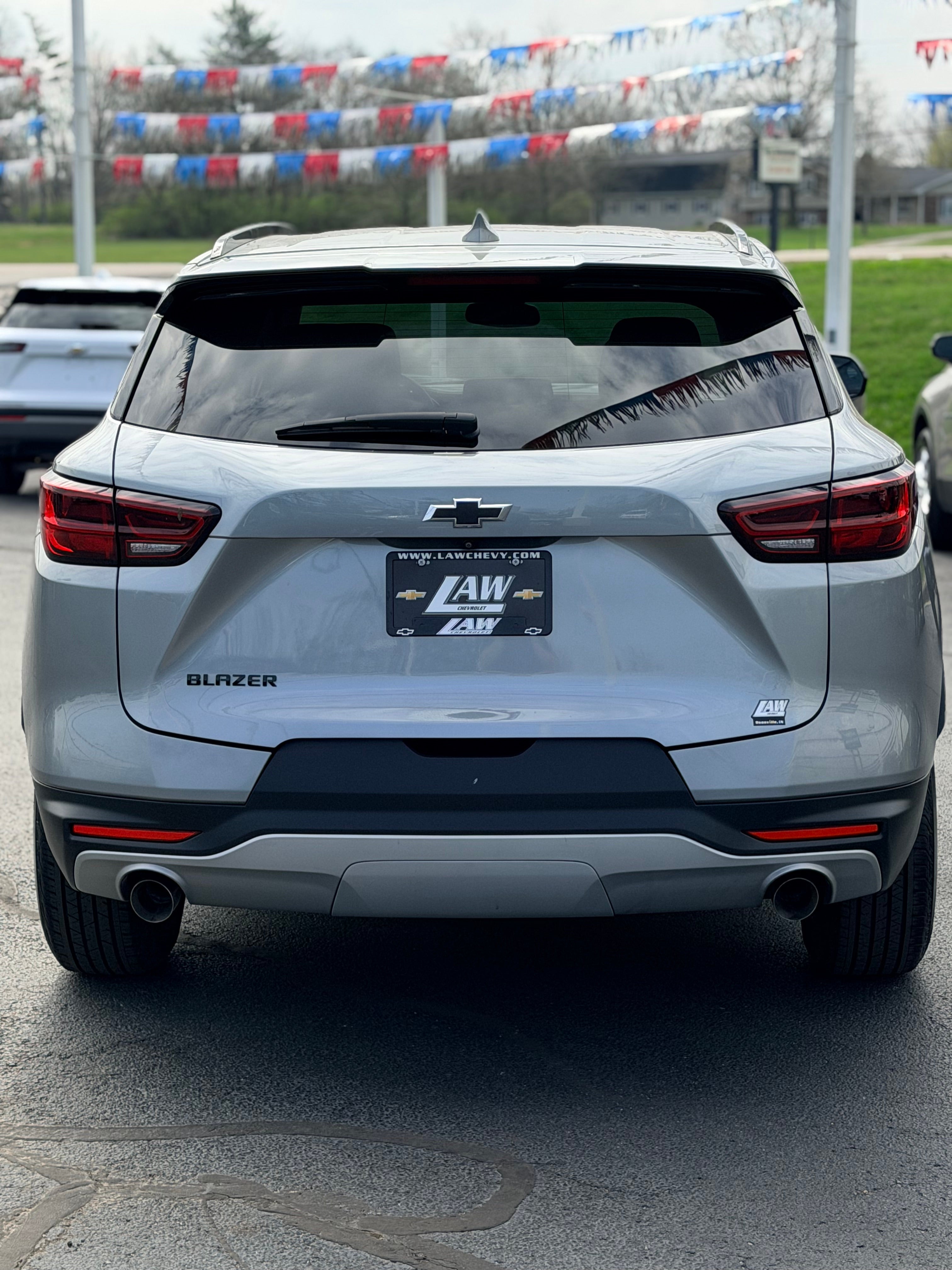 View vehicle photo 6