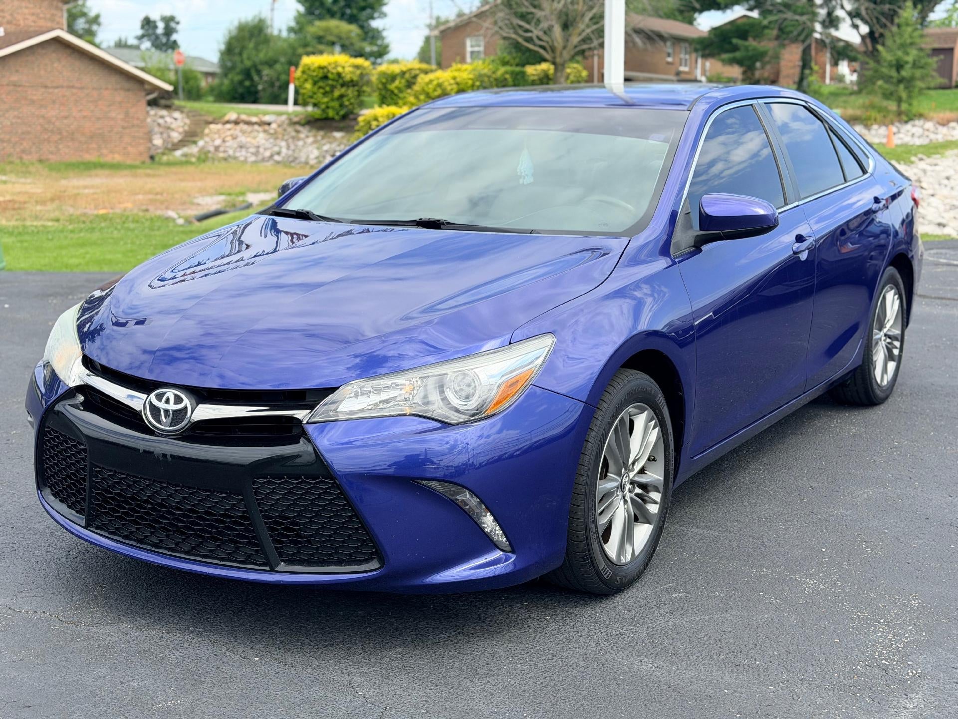  2015 Toyota Camry XLE Sedan Front-Wheel Drive Automatic