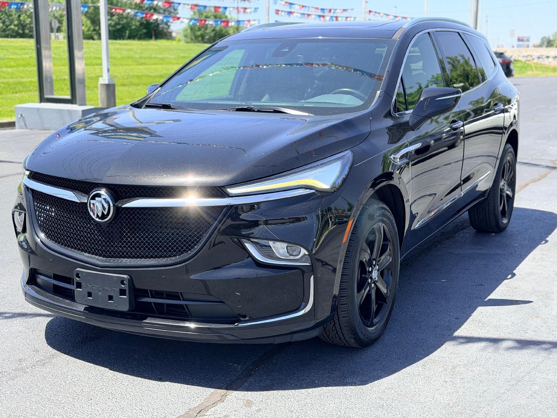  2023 Buick Enclave Essence AWD   